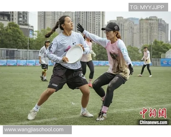 飞盘运动的魅力与挑战:深入探讨重庆飞盘队的耐力训练与发展之路